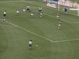 Em 2002, Jabá marcou gol de letra em vitória do Coritiba, por 2 a 0, sobre o Fluminense pelo Brasileirão; assista